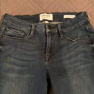 Frame Stretch Le Crop Mini Boot Jeans
